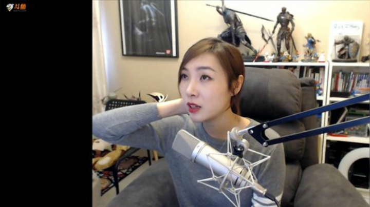 黑板君爱喝酸奶发布了一个斗鱼视频2020-04-22