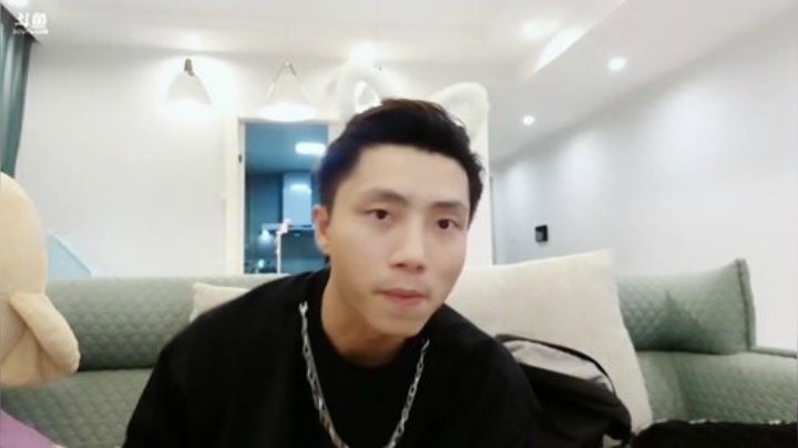 August丶21th发布了一个斗鱼视频2020-04-22