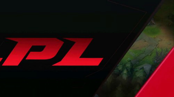 Smlia丶卡布奇诺发布了一个斗鱼视频2020-04-23