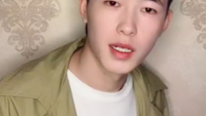 #主播百科#      你好第一天直播。 感谢你们