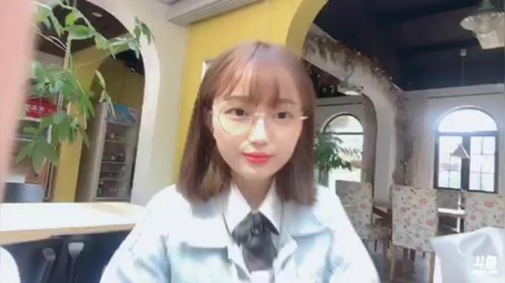 秋雨为裳发布了一个斗鱼视频2020-04-24