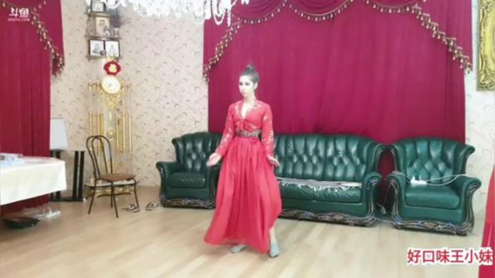 俄罗斯美女在线问答。 2020-04-25 20点场