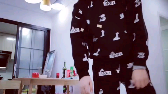 Ayy yo 这里是aka东灏 在这里我必须给你一个忠告！