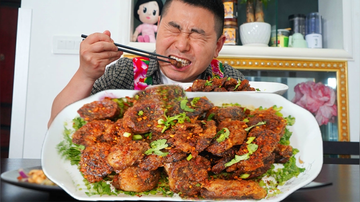 超小厨全家总动员,200串烤串五花肉生蚝配鸡翅,今天必须吃尽