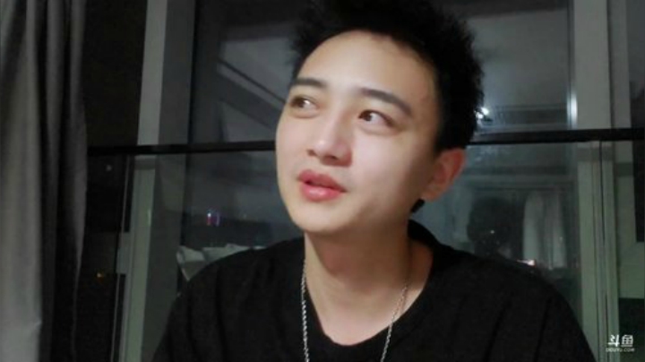 聊一会，早点休息哦 2020-05-03 23点场