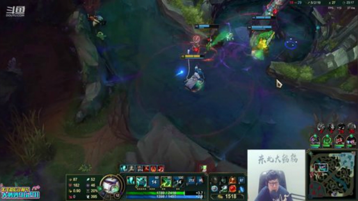 黑板君爱喝酸奶发布了一个斗鱼视频2020-05-04