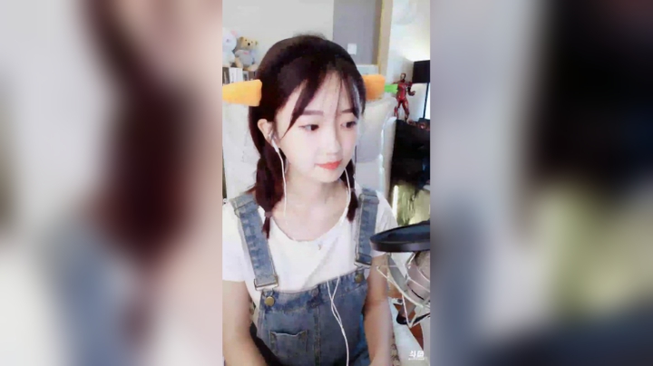 登月团丶离去发布了一个斗鱼视频2020-05-05