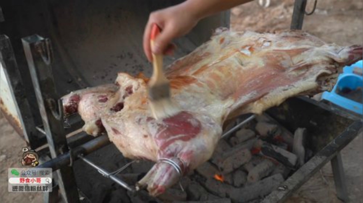 我在斗鱼看野食小哥直播美食