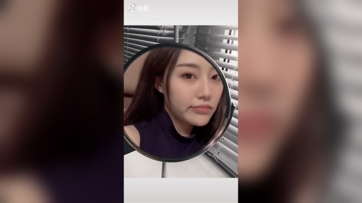 果真是个美人镜。