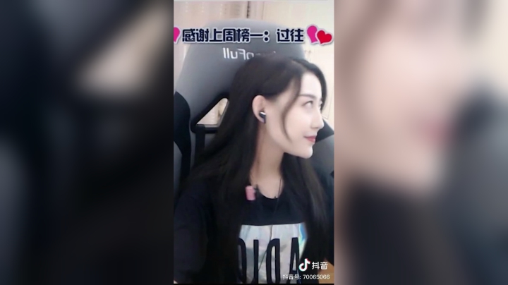 这个兄弟可太猛了，打的我头都抬不起来#穿越火线