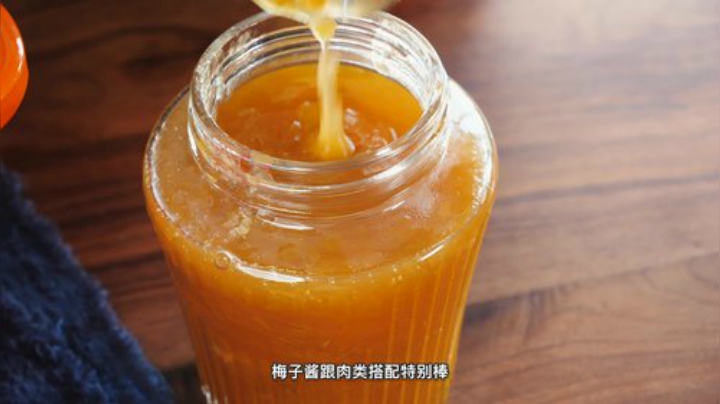 炎夏里，吃一碗酸酸甜甜的「梅子排骨饭」，摇着蒲扇，惬意