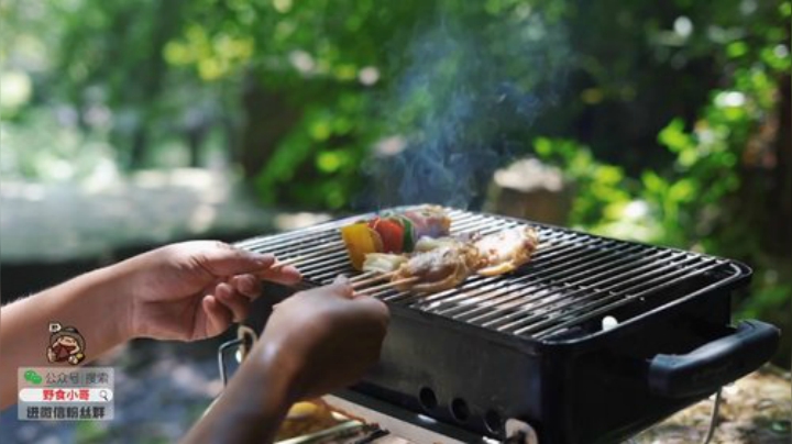 我在斗鱼看野食小哥直播美食