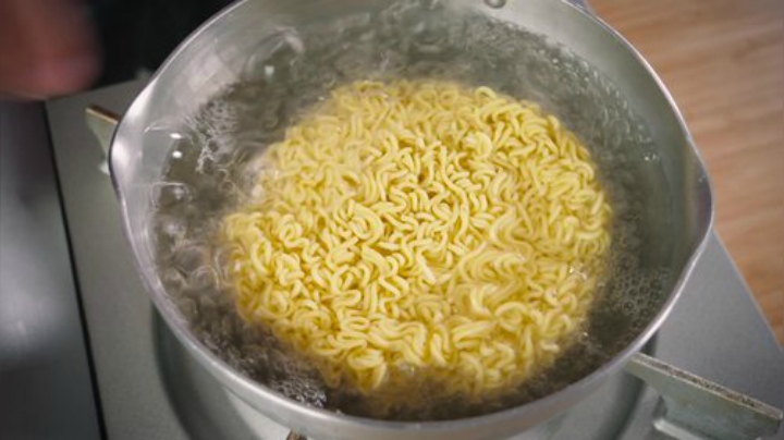 老丸子深夜泡面红烧牛肉面