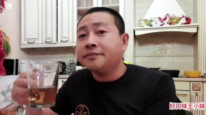 俄罗斯高颜值美女大家庭。 2020-05-15 02点场