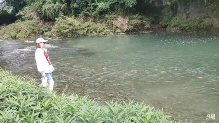 河道玩耍美食。 2020-05-22 11点场