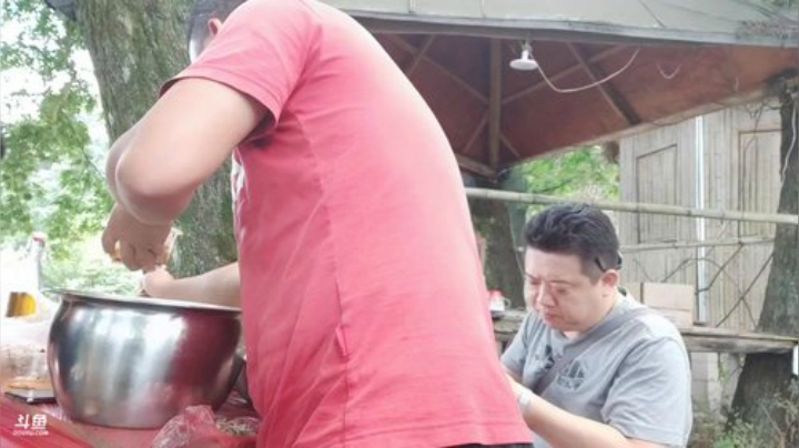 河道玩耍美食。 2020-05-22 15点场