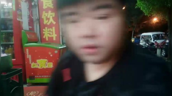 我在斗鱼看做个疯子直播户外