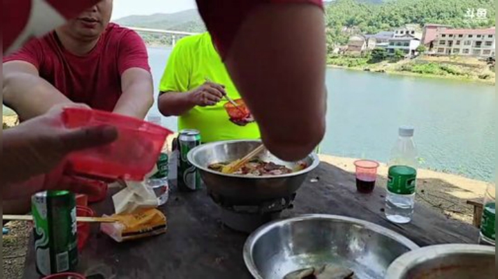 带火爆哥体验水库生活 2020-05-23 13点场