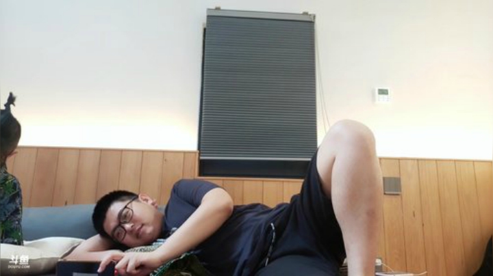 HHHISHHH发布了一个斗鱼视频2020-05-25