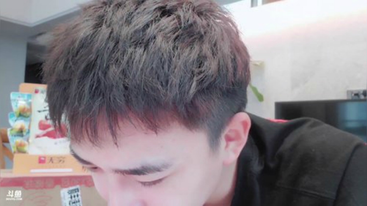 登月团丶离去发布了一个斗鱼视频2020-05-26