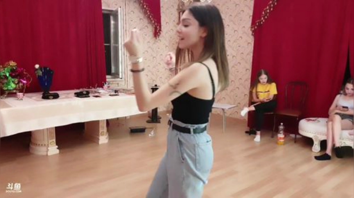 今天下午又来新美女喽 2020-05-25 23点场