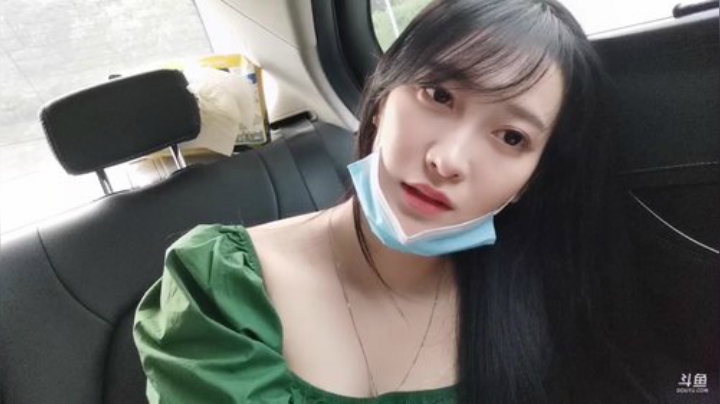 我在斗鱼看cbb丶丶直播户外