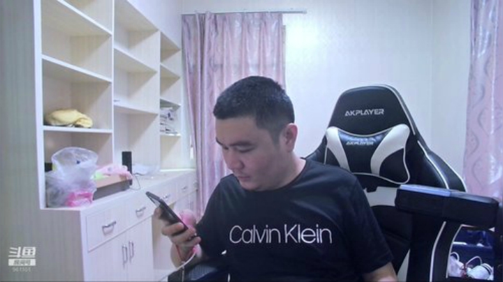 PK小姐姐玩玩游戏！ 2020-05-30 10点场