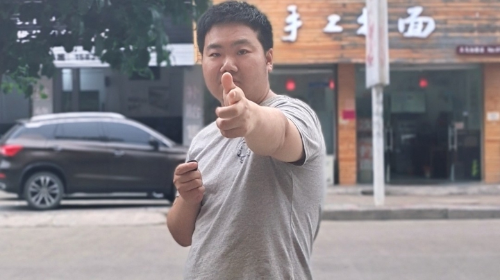 尘埃里的一颗星