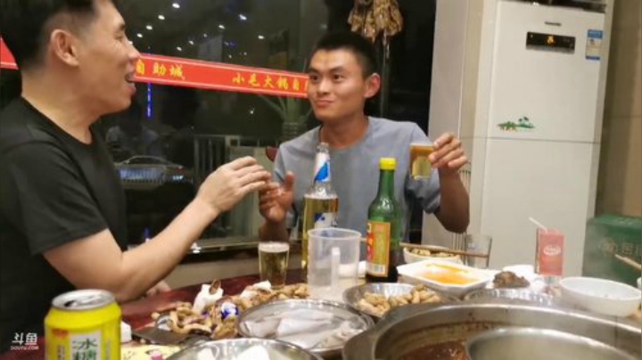 带水友血洗小毛火锅~· 2020-05-31 20点场