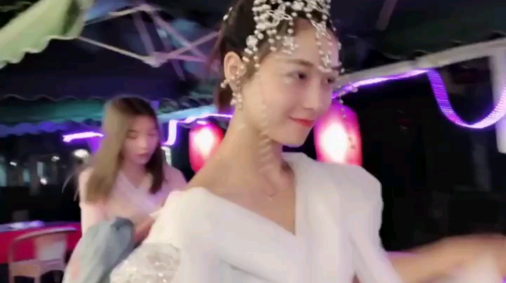 肖淑洁生命中的光和盐发布了一个斗鱼视频2020-06-01