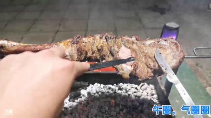扬城执法官灬发布了一个斗鱼视频2020-06-01