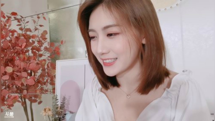 grace小星星_【直播时刻】下午好呀～ 1136526 20200531 15点场_斗鱼