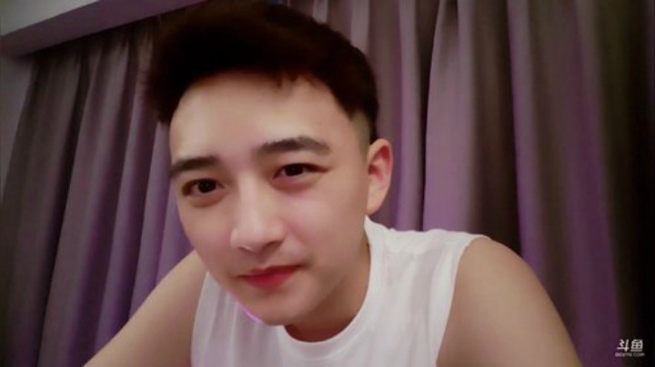 我本善良72发布了一个斗鱼视频2020-06-01