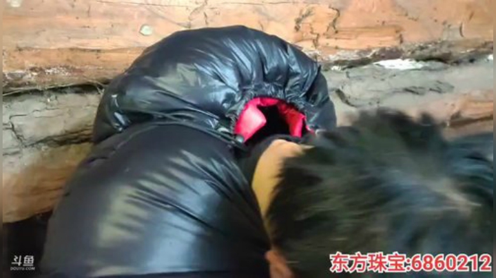 我在斗鱼看叶子户外直播户外