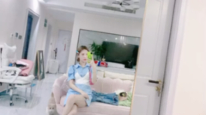 南妹儿呀发布了一个斗鱼视频2020-06-04