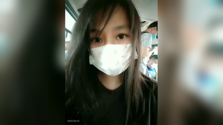 谁再说我呆傻憨，我就半夜去敲你家门，怕不怕？哈哈