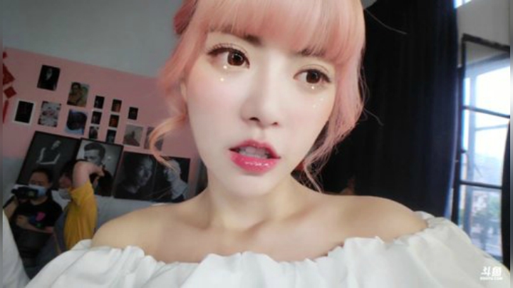 菜菜的瓜皮帽发布了一个斗鱼视频2020-06-05