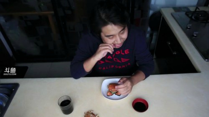 哆啦爱梦梦发布了一个斗鱼视频2020-06-05