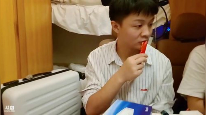 August丶21th发布了一个斗鱼视频2020-06-07