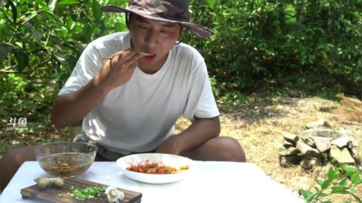 哆啦爱梦梦发布了一个斗鱼视频2020-06-07