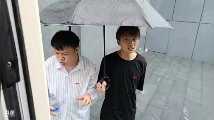 Smlia丶卡布奇诺发布了一个斗鱼视频2020-06-07