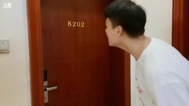 Smlia丶卡布奇诺发布了一个斗鱼视频2020-06-08