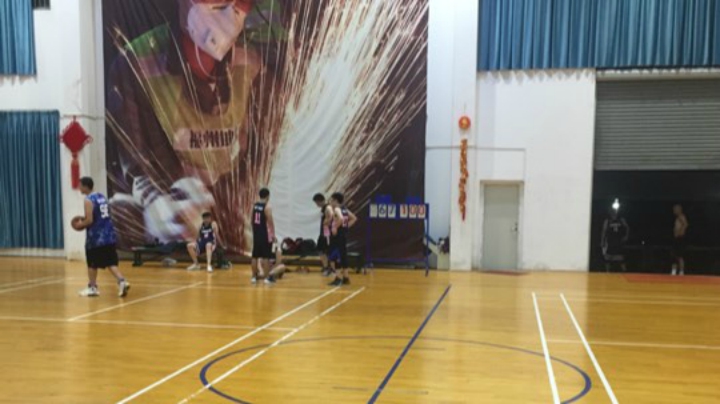 小邱顾问团VS地铁五四北分局