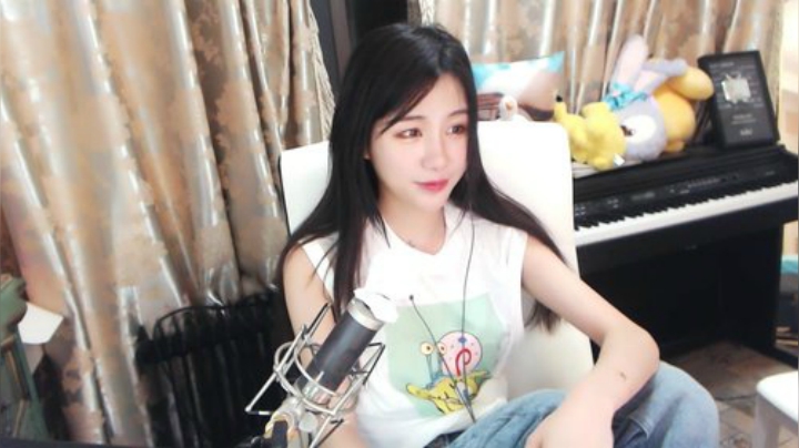 秋雨为裳发布了一个斗鱼视频2020-06-10