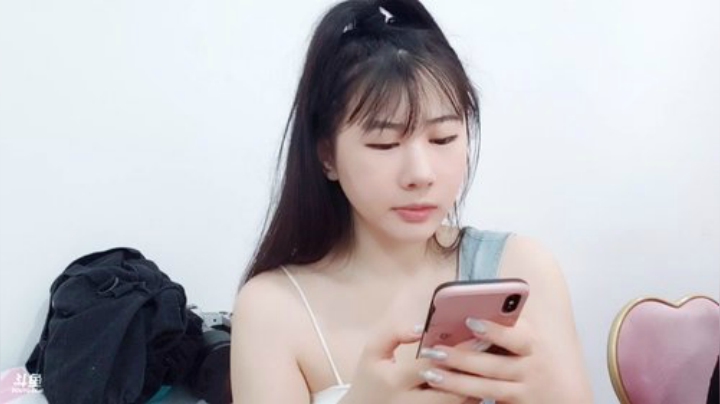 HHHISHHH发布了一个斗鱼视频2020-06-15