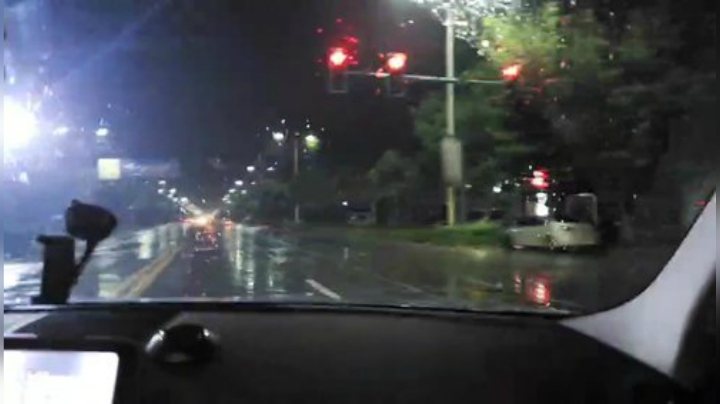 我在斗鱼看小鱼小鱼吃虾米直播户外