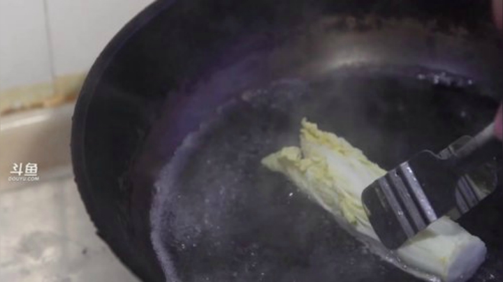 哆啦爱梦梦发布了一个斗鱼视频2020-06-16