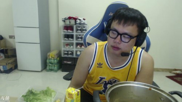 真人直播中.. 2020-06-18 00点场
