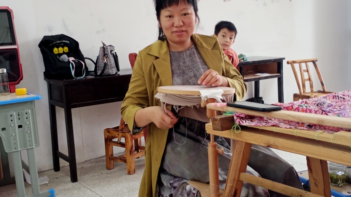 西冲绣娘《一件旗袍的诞生》