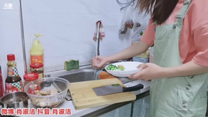 圆园团团发布了一个斗鱼视频2020-06-20